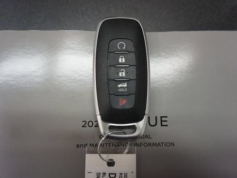 Used 2023 Nissan Rogue S AWD/4WD image 15