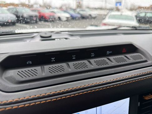 Used 2024 Ford Bronco Badlands image 41