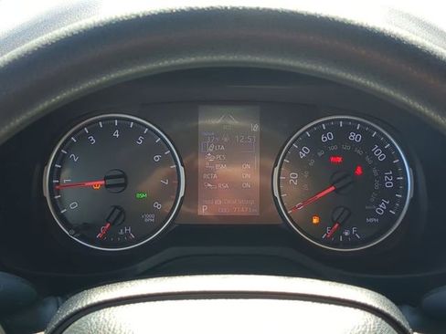 Used 2022 Toyota RAV4 XLE image 28