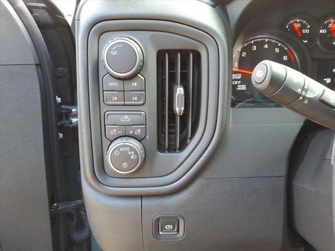 Used 2026 Chevrolet Silverado 1500 Custom Trail Boss AWD/4WD image 13