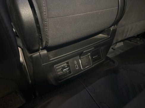 Used 2023 Chevrolet Silverado 1500 LT image 29