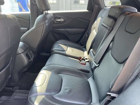 Used 2016 Jeep Cherokee Limited AWD/4WD image 11