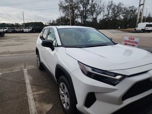 Used 2025 Toyota RAV4 LE image 3