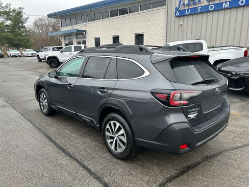Used 2024 Subaru Outback Premium image 5