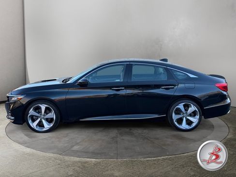 Used 2020 Honda Accord Touring image 4