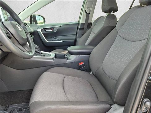 Used 2025 Toyota RAV4 XLE AWD/4WD image 15