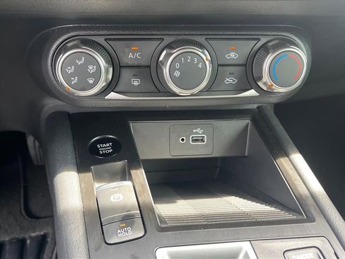 Certified 2025 Nissan Kicks S AWD/4WD image 23