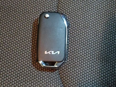 Used 2024 Kia Forte LXS w/ LXS Technology Package image 32