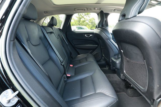 Used 2023 Volvo XC60 B5 Plus FWD image 29
