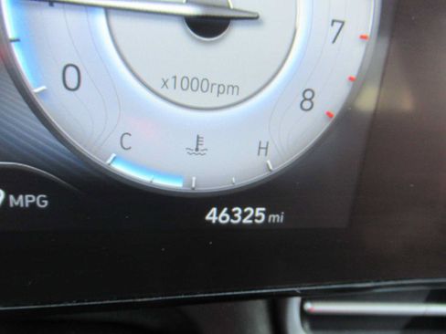Used 2023 Hyundai Elantra SEL w/ Convenience Package FWD image 25