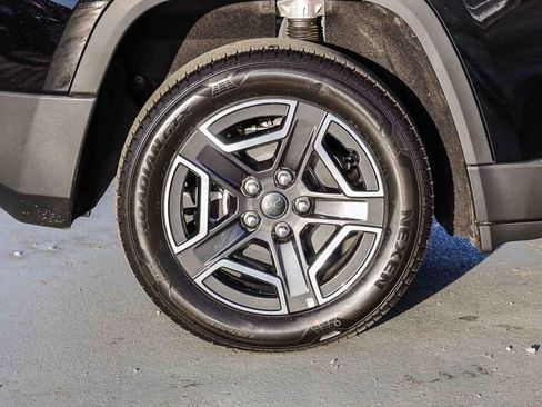 New 2026 Jeep Cherokee Laredo image 12