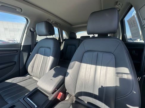 Used 2021 Audi Q5 2.0T Premium w/ Convenience Package image 9