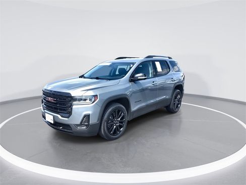 Used 2023 GMC Acadia SLE w/ Driver Convenience Package image 4