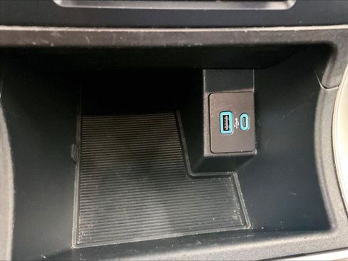 Used 2023 Ford Edge SEL image 26