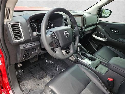 Certified 2024 Nissan Frontier SL w/ Technology Package AWD/4WD image 12