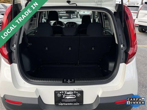 Used 2022 Kia Soul LX image 12
