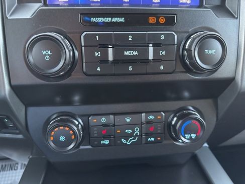 Used 2022 Ford F250 XLT w/ XLT Premium Package image 23