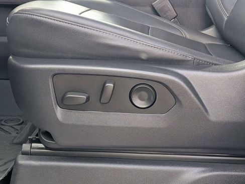 Used 2023 Chevrolet Silverado 1500 LTZ AWD/4WD image 17