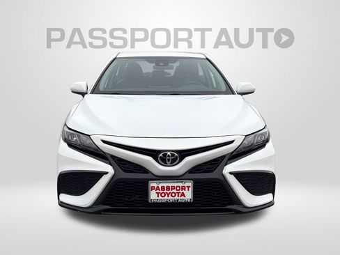 Used 2021 Toyota Camry SE image 11