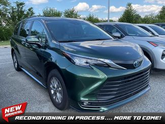 Used 2025 Toyota Sienna XLE FWD video 1