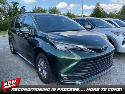 Used 2025 Toyota Sienna XLE