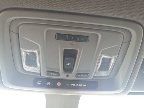 Used 2021 Chevrolet Silverado 2500 LT w/ Convenience Package image 24