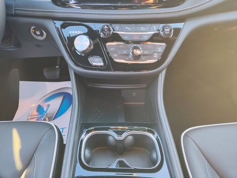 New 2026 Chrysler Pacifica Limited w/ S Appearance Package image 20