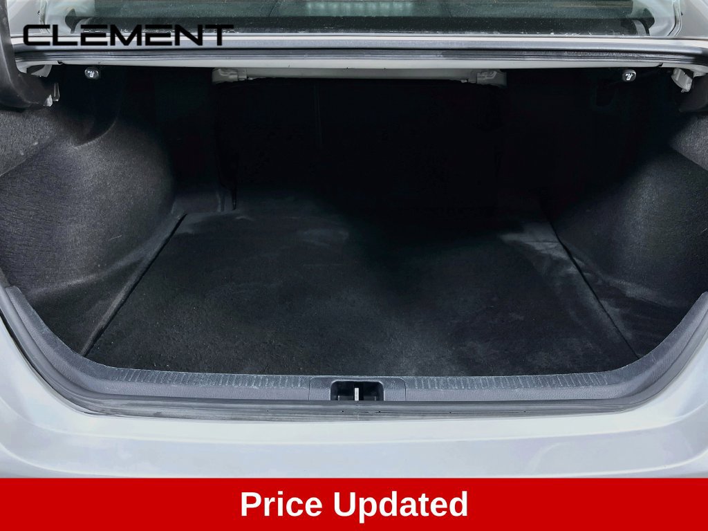 Used 2022 Toyota Camry XSE FWD image 10
