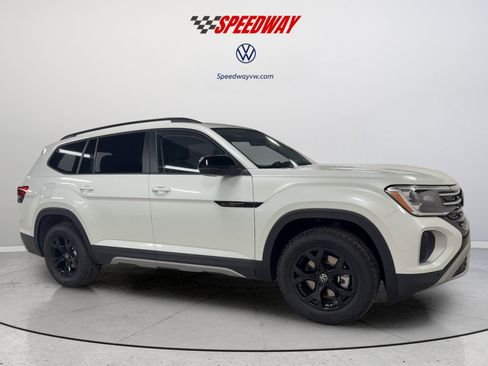 New 2026 Volkswagen Atlas Peak Edition AWD/4WD image 3