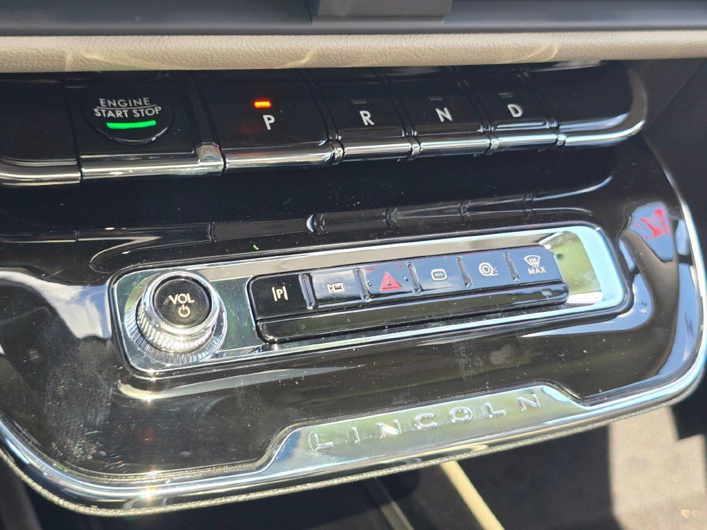 New 2025 Lincoln Corsair Grand Touring w/ Jet Appearance Package AWD/4WD image 28