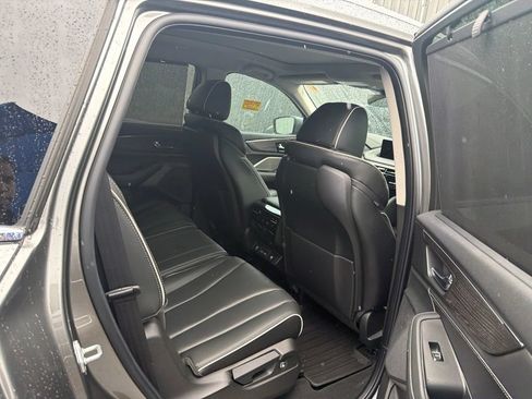 Used 2024 Acura MDX SH-AWD w/ Advance Package image 4