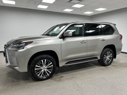 Used 2016 Lexus LX 570 4WD w/ Luxury Package image 5