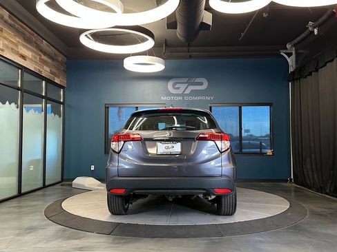 Used 2019 Honda HR-V LX image 4