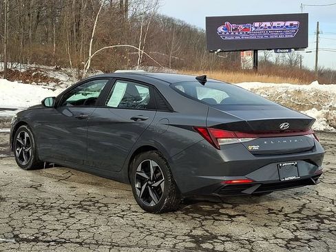 Used 2023 Hyundai Elantra SEL w/ Convenience Package image 4