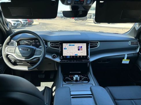 New 2026 Jeep Grand Wagoneer L Limited AWD/4WD image 9