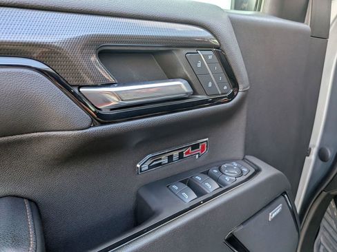 Certified 2023 GMC Sierra 1500 AT4 w/ AT4 Preferred Package AWD/4WD image 9