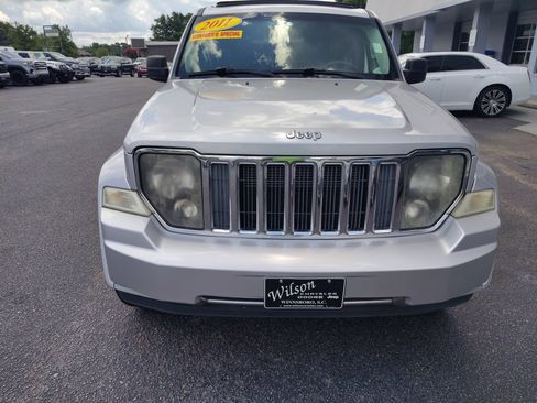Used 2011 Jeep Liberty Sport image 3
