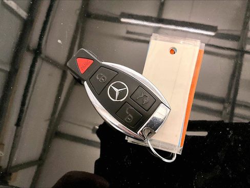 Used 2015 Mercedes-Benz GLK 350 4MATIC image 10