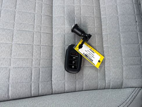 Used 2025 Honda HR-V LX image 29