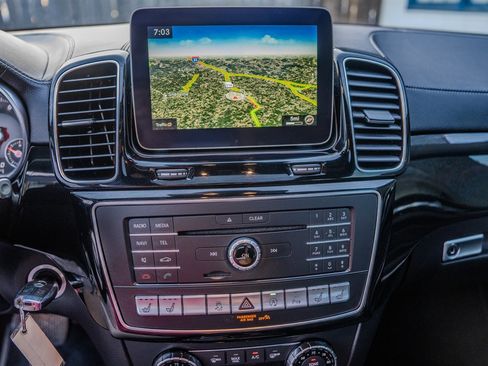 Used 2018 Mercedes-Benz GLS 550 4MATIC image 19