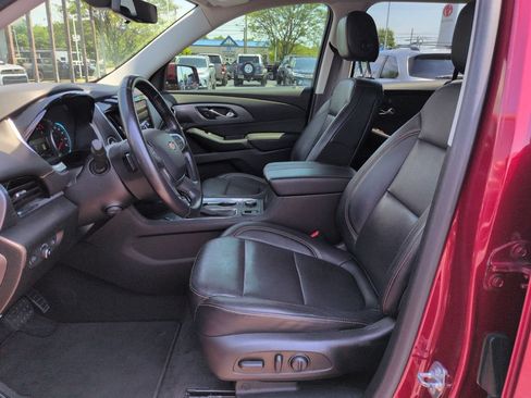 Used 2019 Chevrolet Traverse Premier w/ Driver Confidence II Package FWD image 9
