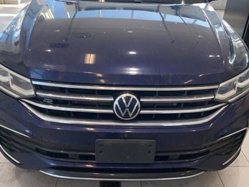 Used 2022 Volkswagen Tiguan SEL R-Line image 2