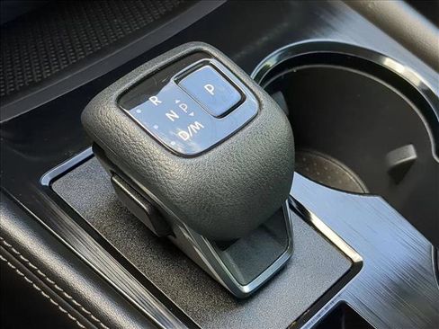 Used 2021 Nissan Rogue SL w/ Premium Package image 12