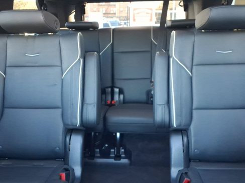 Used 2023 Cadillac Escalade Premium Luxury AWD/4WD image 37