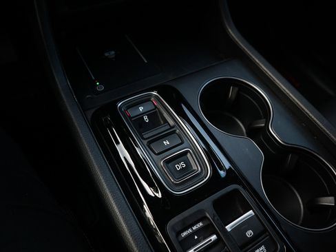 Used 2024 Honda Pilot TrailSport image 23