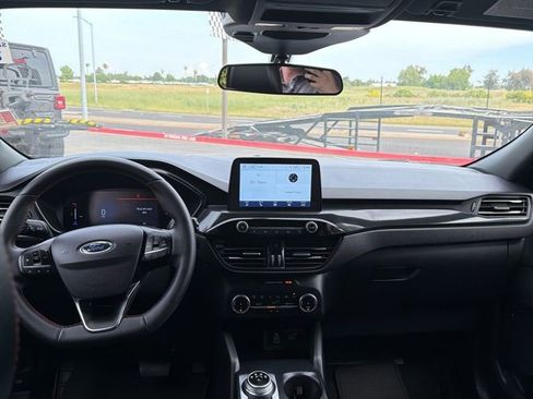 Used 2025 Ford Escape ST-Line FWD image 6
