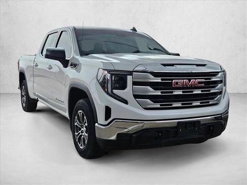 Used 2024 GMC Sierra 1500 SLE image 3