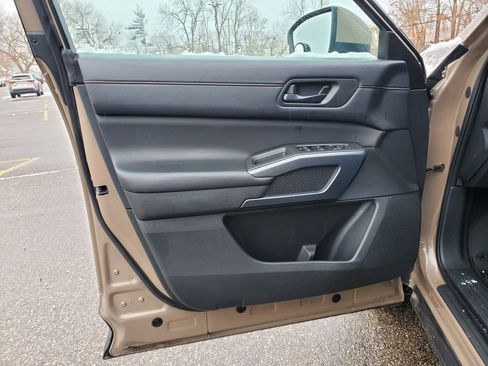 Used 2024 Nissan Pathfinder Rock Creek image 13