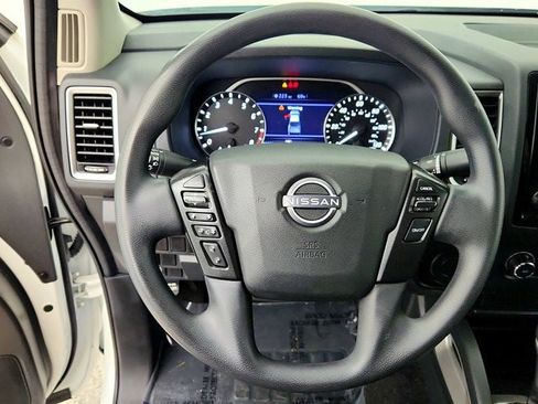 Used 2022 Nissan Frontier SV RWD image 13