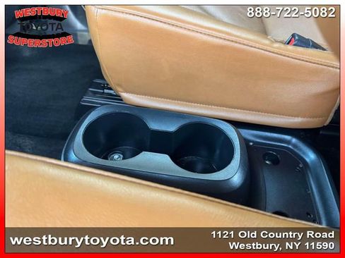 Used 2024 Toyota Highlander Platinum AWD/4WD image 16